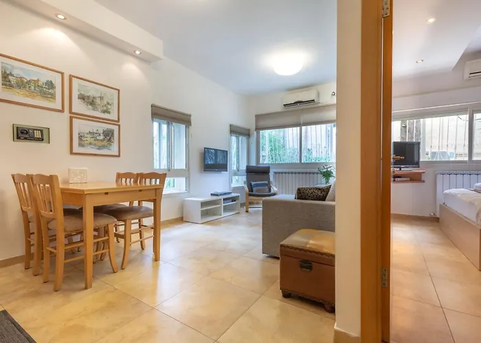 Colony Suites- Hananya St.
