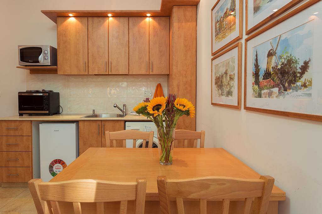 Colony Suites- Hananya St. *